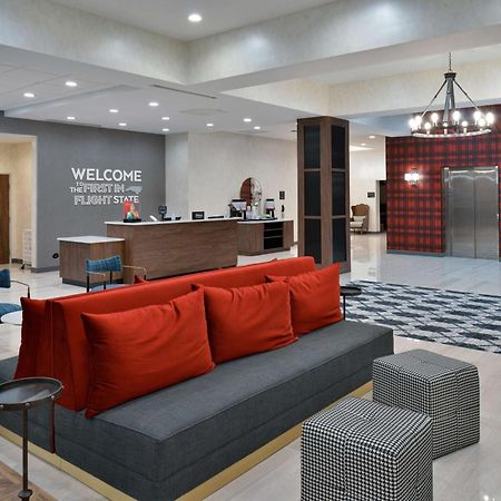 Hampton Inn & Suites Greensboro Downtown, Nc Екстер'єр фото