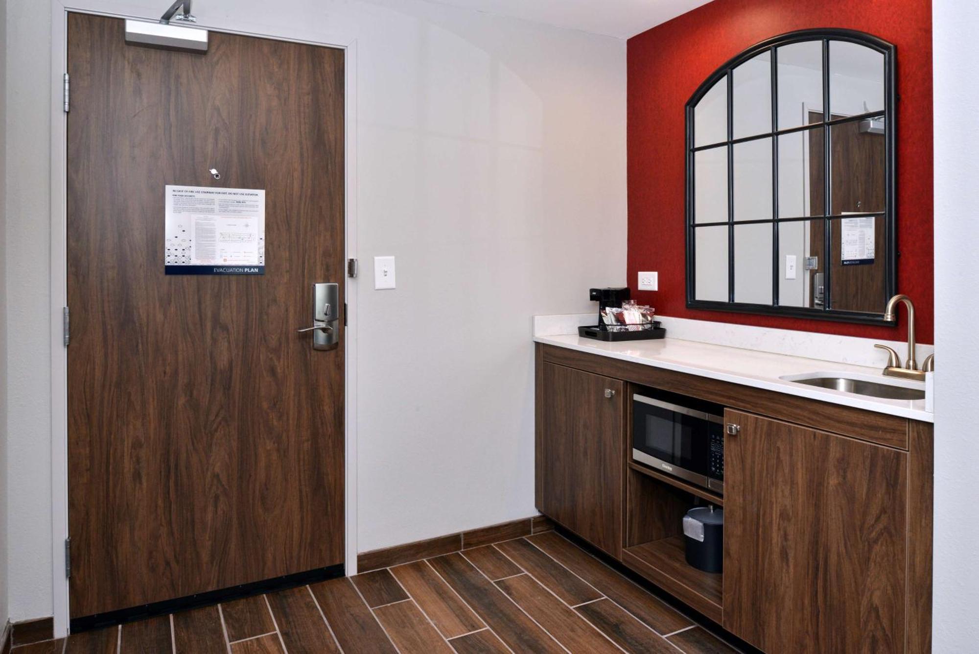 Hampton Inn & Suites Greensboro Downtown, Nc Екстер'єр фото