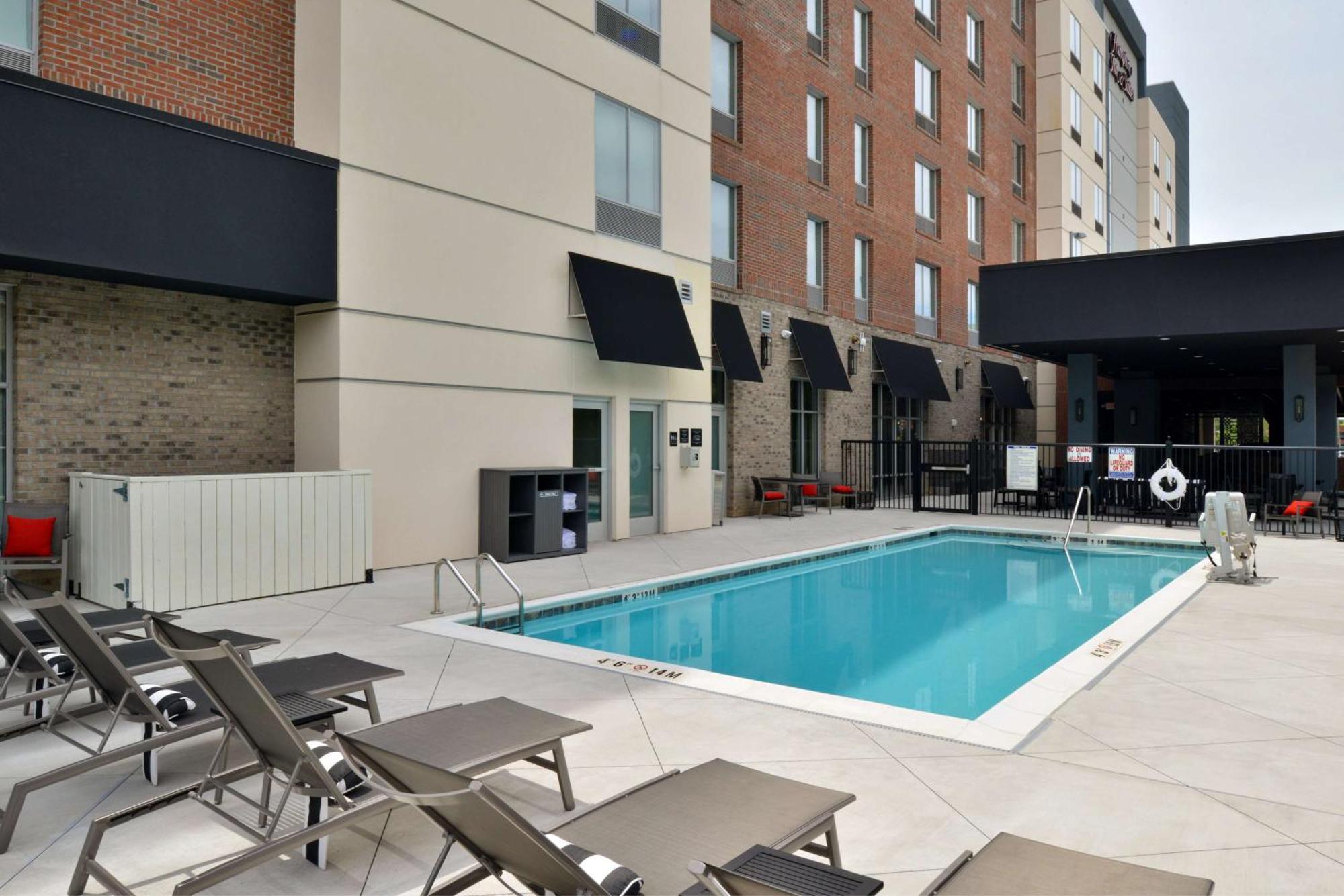 Hampton Inn & Suites Greensboro Downtown, Nc Екстер'єр фото