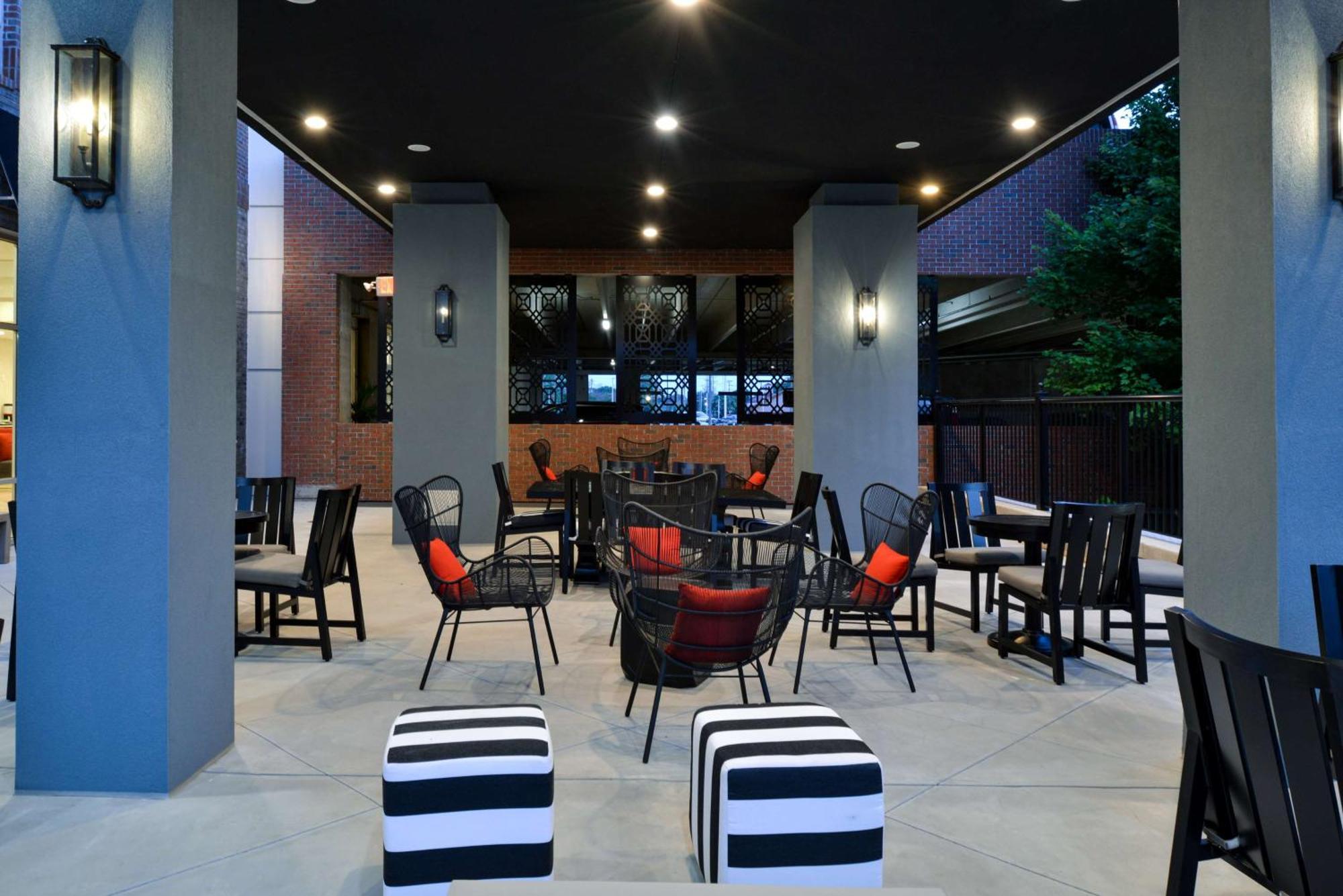Hampton Inn & Suites Greensboro Downtown, Nc Екстер'єр фото