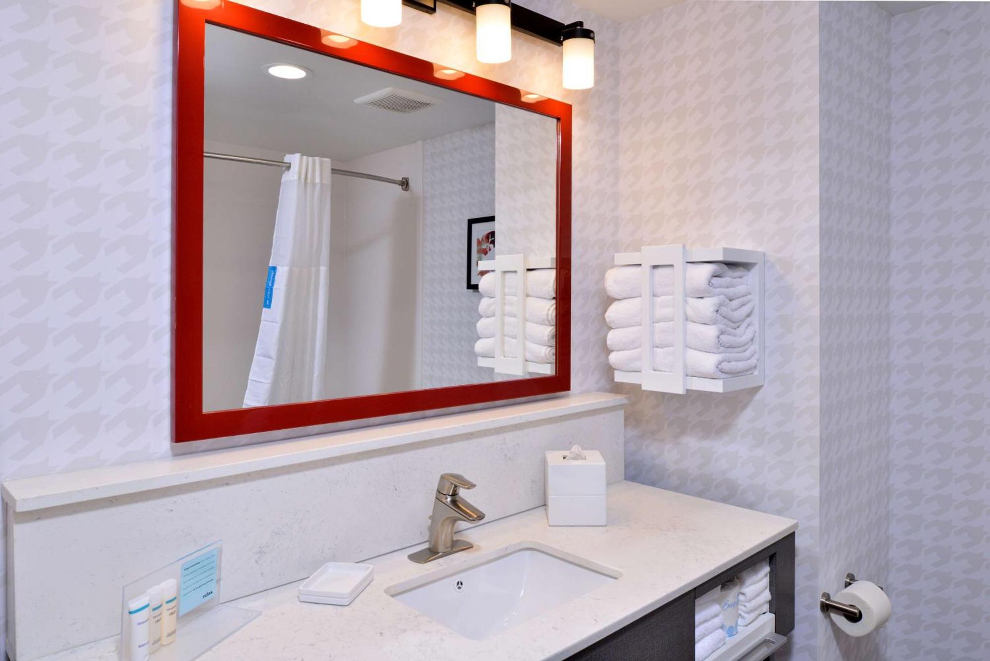 Hampton Inn & Suites Greensboro Downtown, Nc Екстер'єр фото