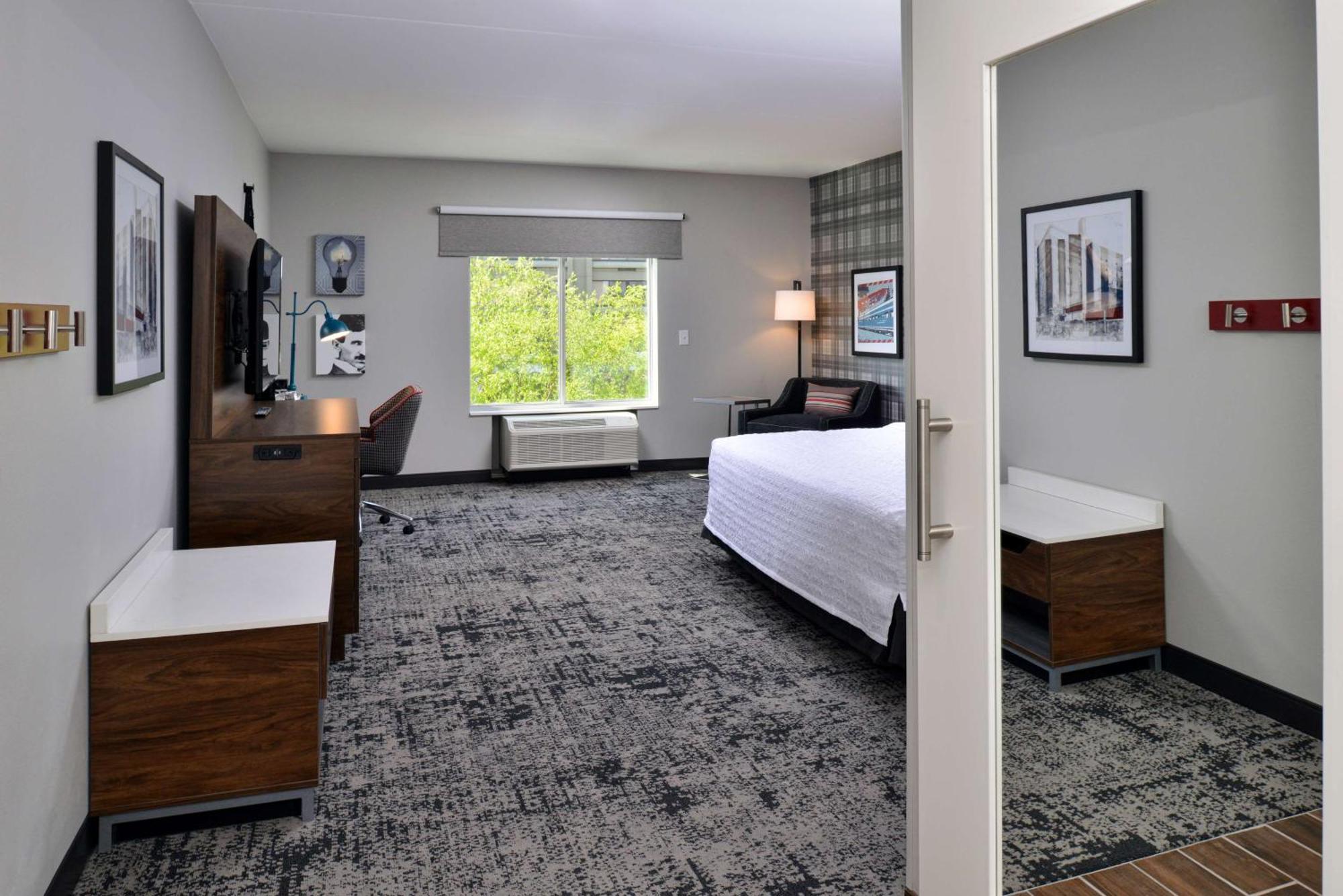 Hampton Inn & Suites Greensboro Downtown, Nc Екстер'єр фото
