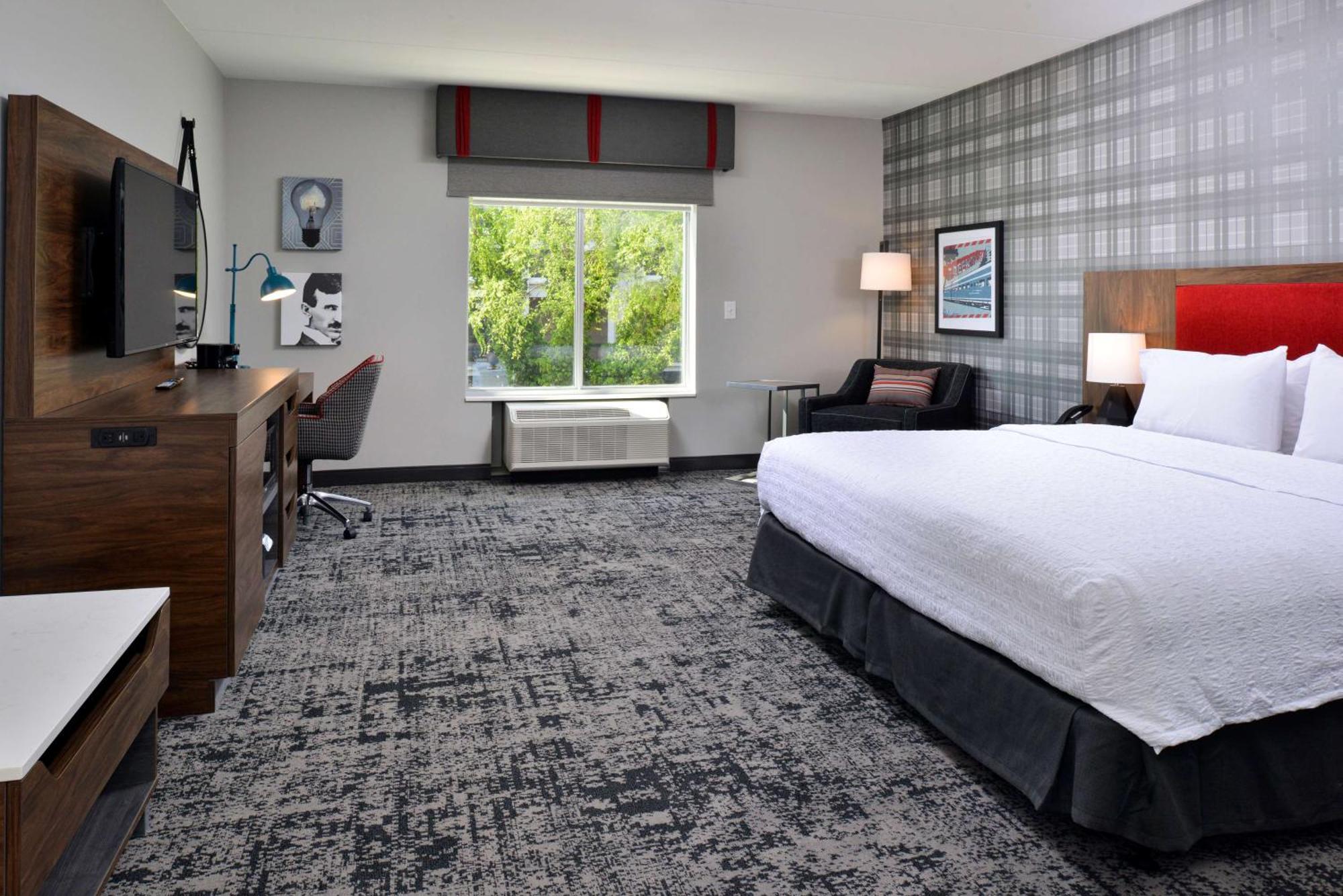 Hampton Inn & Suites Greensboro Downtown, Nc Екстер'єр фото