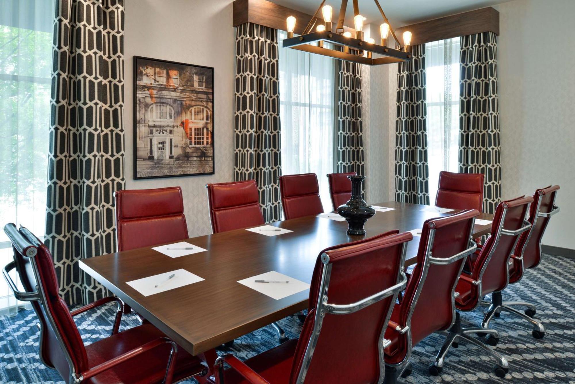 Hampton Inn & Suites Greensboro Downtown, Nc Екстер'єр фото
