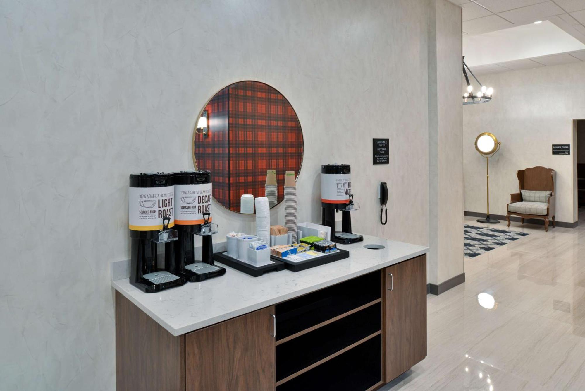 Hampton Inn & Suites Greensboro Downtown, Nc Екстер'єр фото